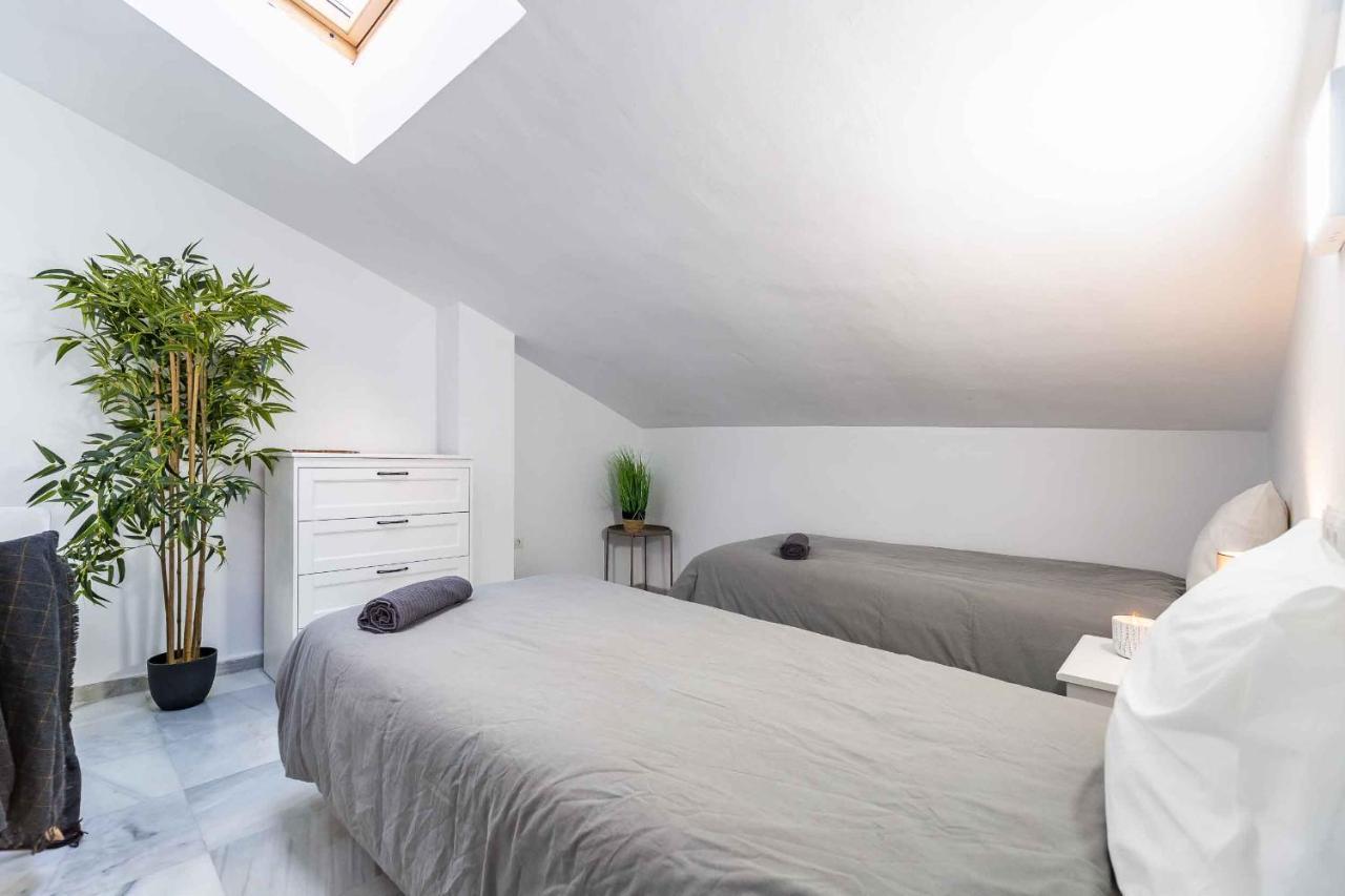 Apartamentos Centro Marmoles - Malaga — Photos 2